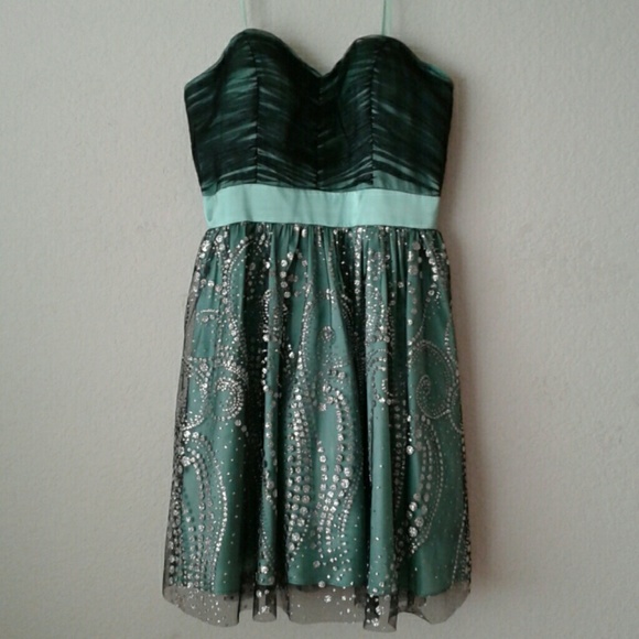 Hailey Logan by Adrianna Papell Prom Dress - Picture 1 of 4