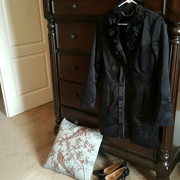 White House Black Market black ruffled trench