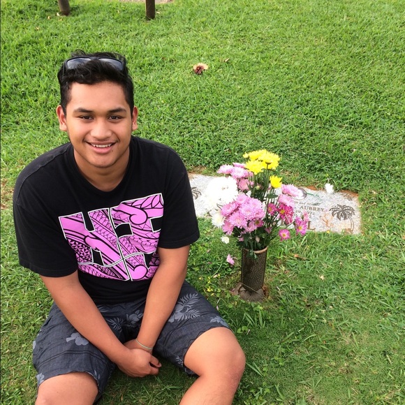 Meet your Posher, Akamu - Picture 1 of 1