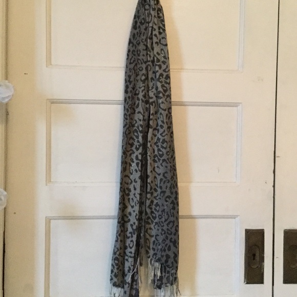 Scarf cheetah print