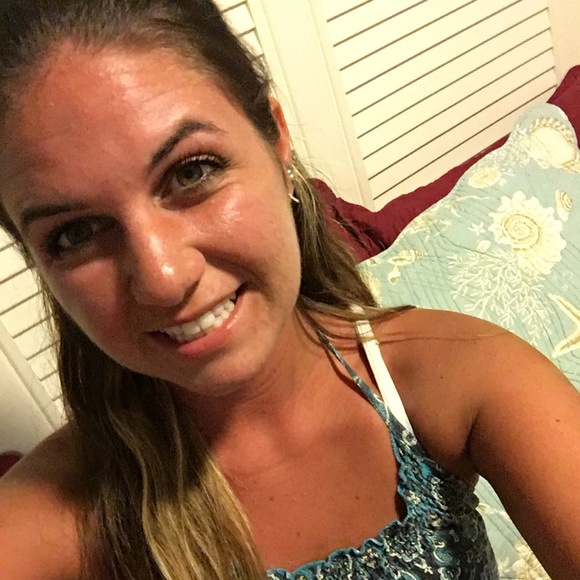 Meet your Posher, Kayla