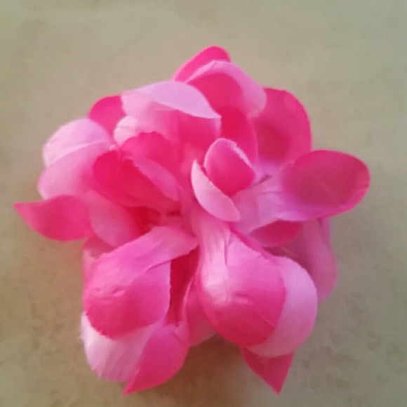 **SALE **Pink Flower Pin/Hair Tie NWOT