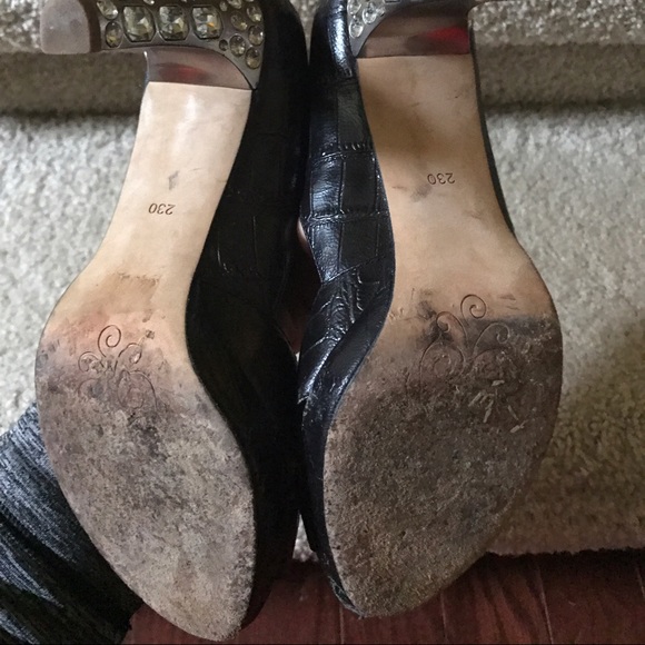 black heels - Picture 4 of 4