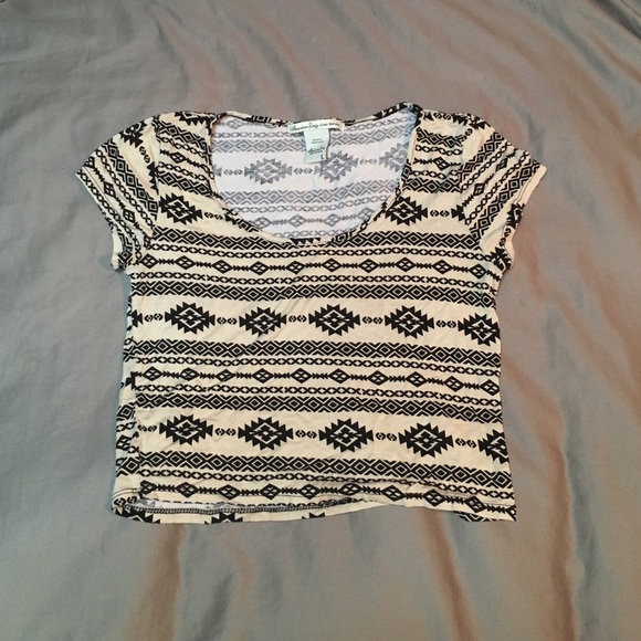 Aztec crop top - Picture 1 of 1
