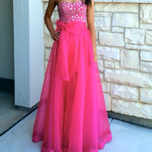 PROM DRESS