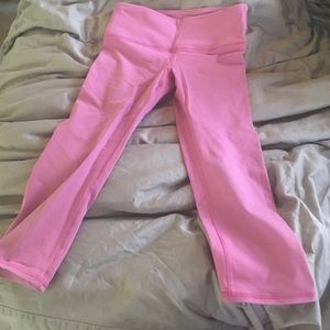 Alo yoga airbrush crop pant.