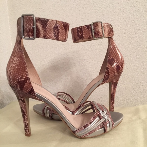 Joan & David shoes - Picture 4 of 8