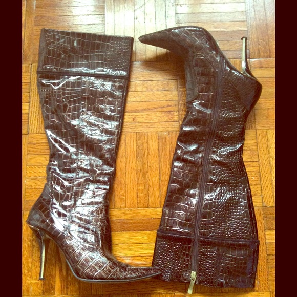 Vegan leather brown boots