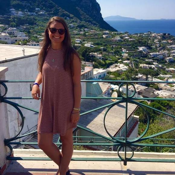 Meet your Posher, Nicole