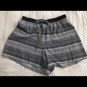 Black and white forever 21 shorts