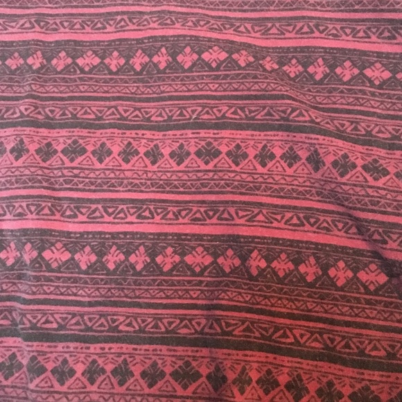 Black and maroon aztec print skirt - Picture 2 of 2