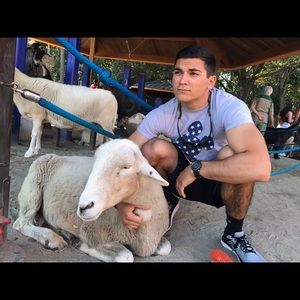 Meet your Posher, Daniel