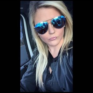 Meet your Posher, Maegan