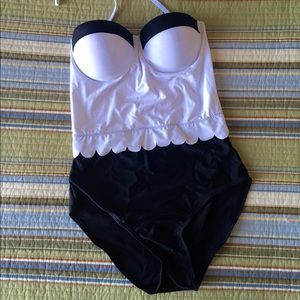 PRICE FIRM* NWOT Black & White One Piece Swimsuit