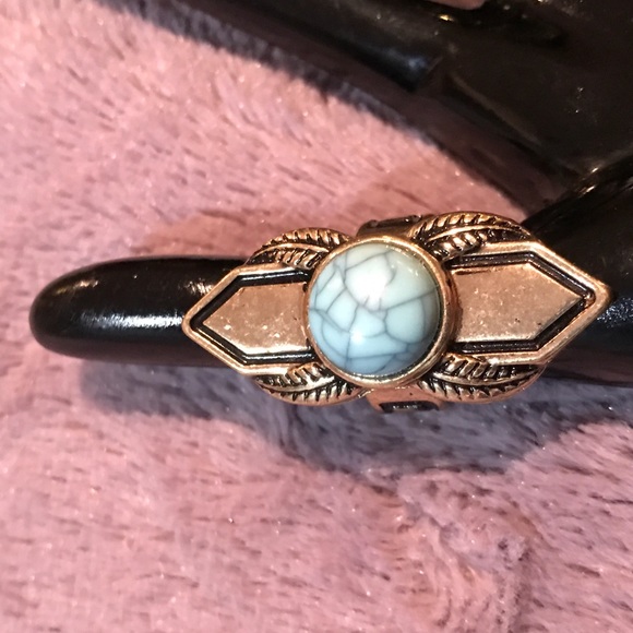 Beautiful ring! - Picture 2 of 2