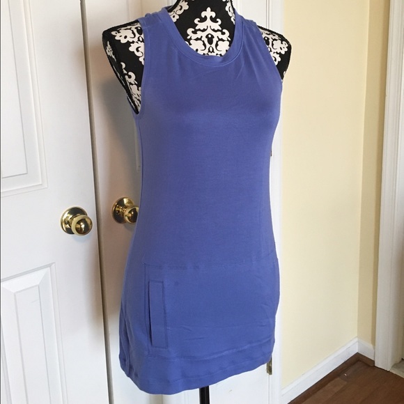 Athleta top