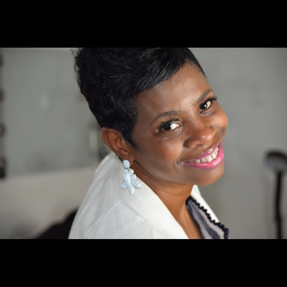 Meet your Posher, Annette fast shipper📦📦