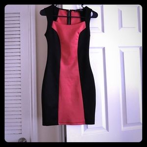 Pink and black side-panel dress 💗💕