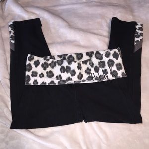 Leopard Victoria secret PINK cropped yoga leggings