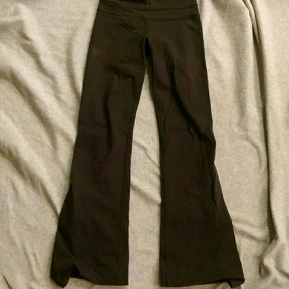 Barely Worn Lulu Lemon Yoga Pants!!