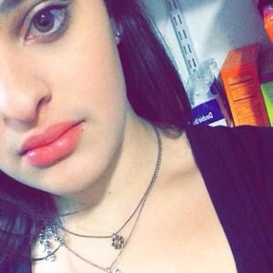 Meet your Posher, Marisa