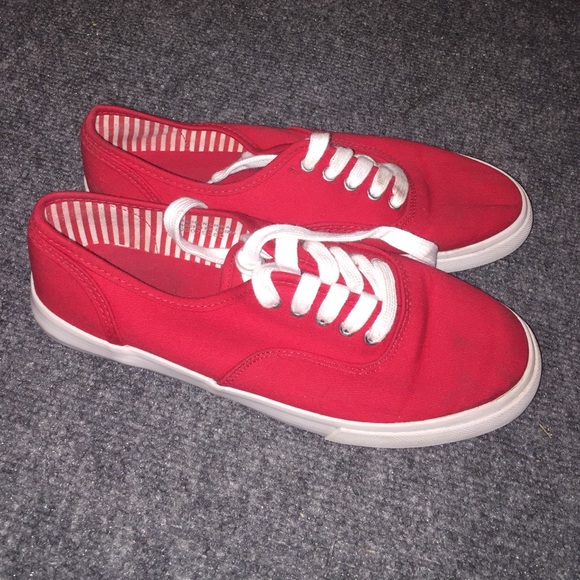 Red shoes - Picture 2 of 2