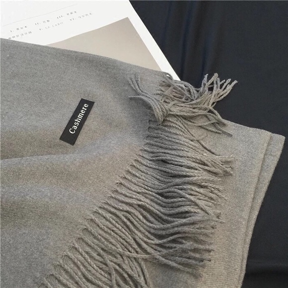 Cashmere long scarf - Picture 3 of 4