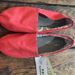 Brand NWT coral Toms
