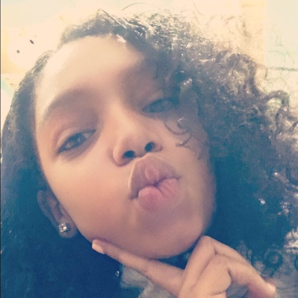 Meet your Posher, Sanaa - Picture 1 of 1