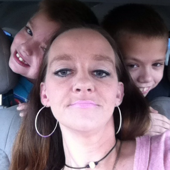 Meet Your Seller, Shelly💕 - Picture 3 of 4