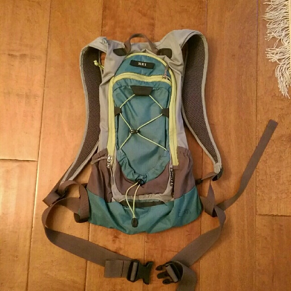 REI CAMELBACK