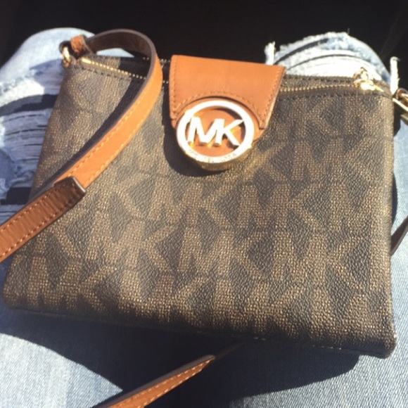 MK cross over purse