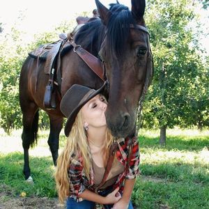 Meet your Posher, Karli