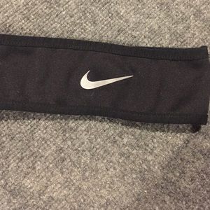 Nike athletic headband