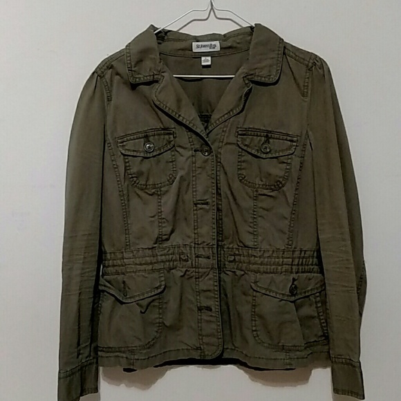 Thin jacket anorak style