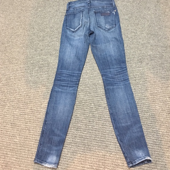 Fred by Fred Segal Denim
Rise 8 in
Inseam 30 in - Picture 3 of 4