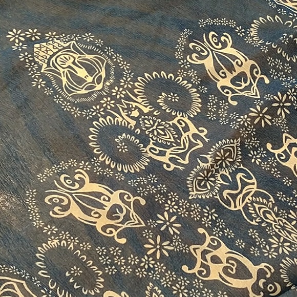 Scarf - Picture 2 of 2