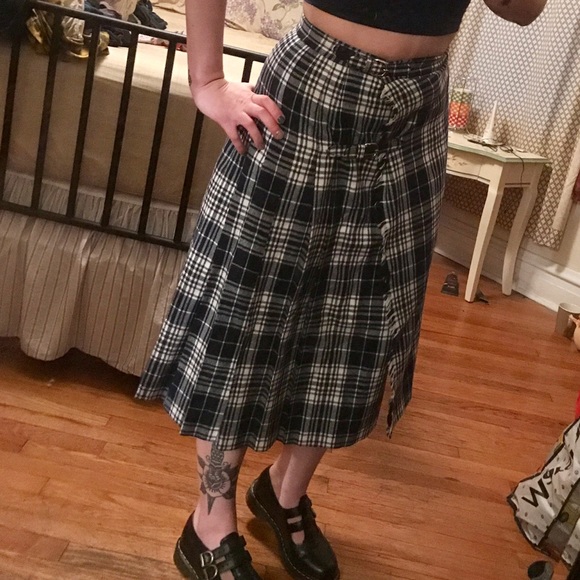 Vintage Lord and Taylor wool wrap skirt - Picture 2 of 2