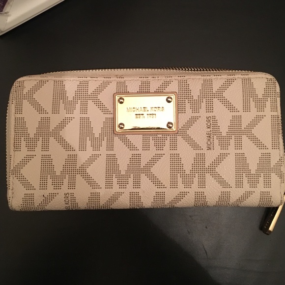 Michael Kors wallet