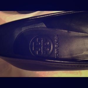 Tory Burch "Reva" flats. Size 6. Black