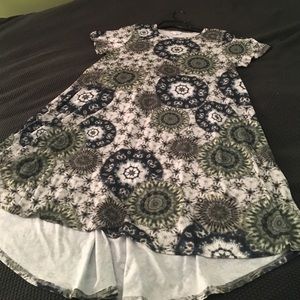 LuLaRoe Carly - Green print size Medium