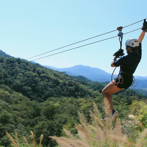 Meet your Posher, Paige - Picture 2 of 6