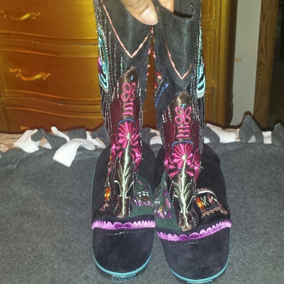 Boots - Picture 2 of 4