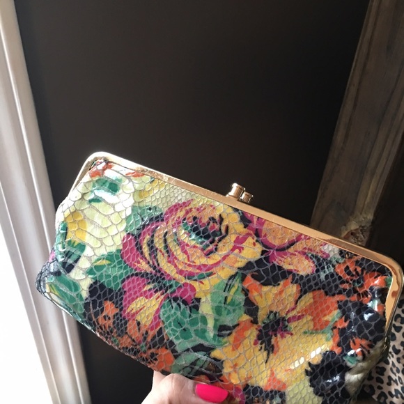 Authentic discontinued pattern hobo Int. clutch
