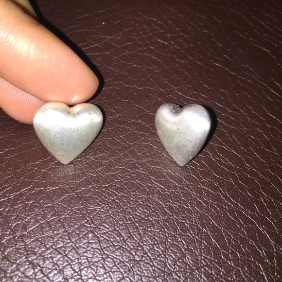 Heart shape earrings (Mongolian silver plate)