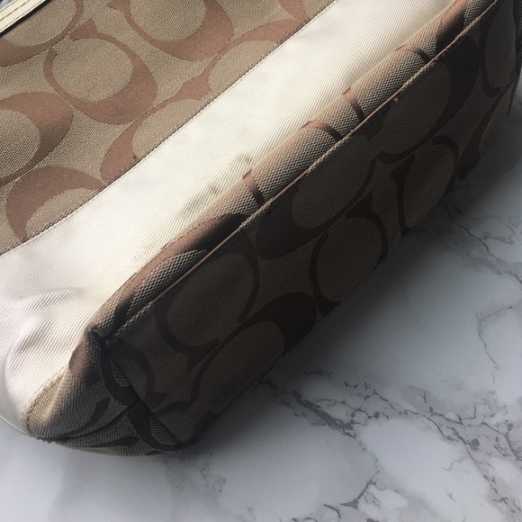 Cream and tan Coach hand bag. - Picture 3 of 4