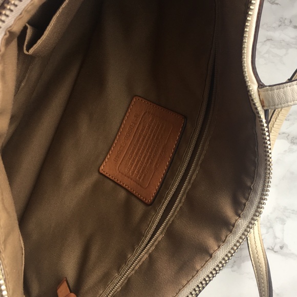 Cream and tan Coach hand bag. - Picture 4 of 4