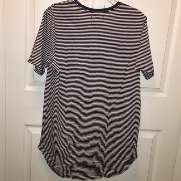 on the byas Shirts - Extended longer length navy white on The Byas tee on the byas Shirts - Extended longer length navy white on The Byas tee