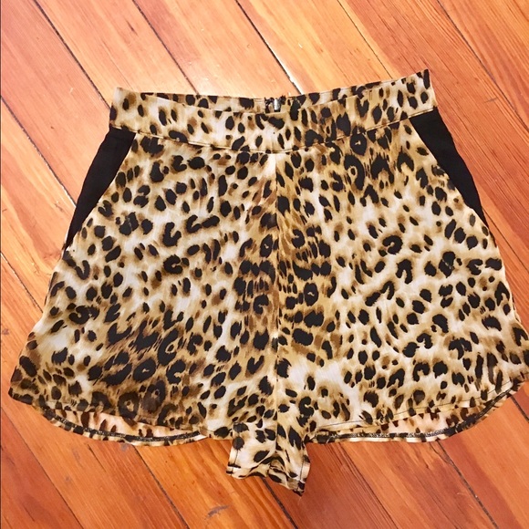 Reformation Leopard Shorts, Rare!
