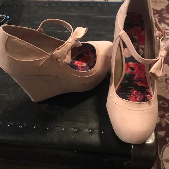 ***SOLD***Pink Mary Jane Wedges - Picture 1 of 1